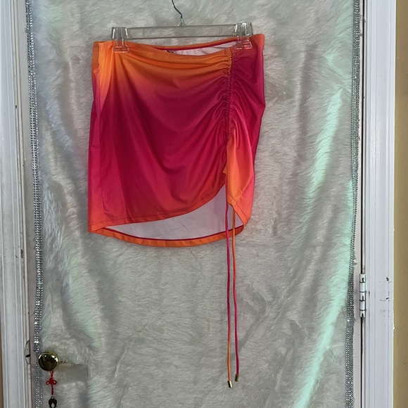 New York & Company Ruched Bathing Swimming Suit Cover Up Skirt Sarong Swimwear - Picture 2 of 5